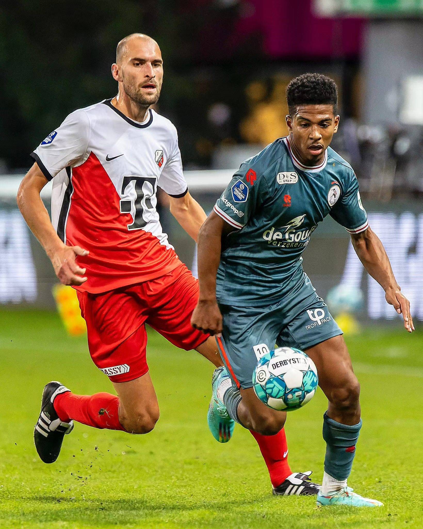 硬朗前锋柔 硬朗前锋柔