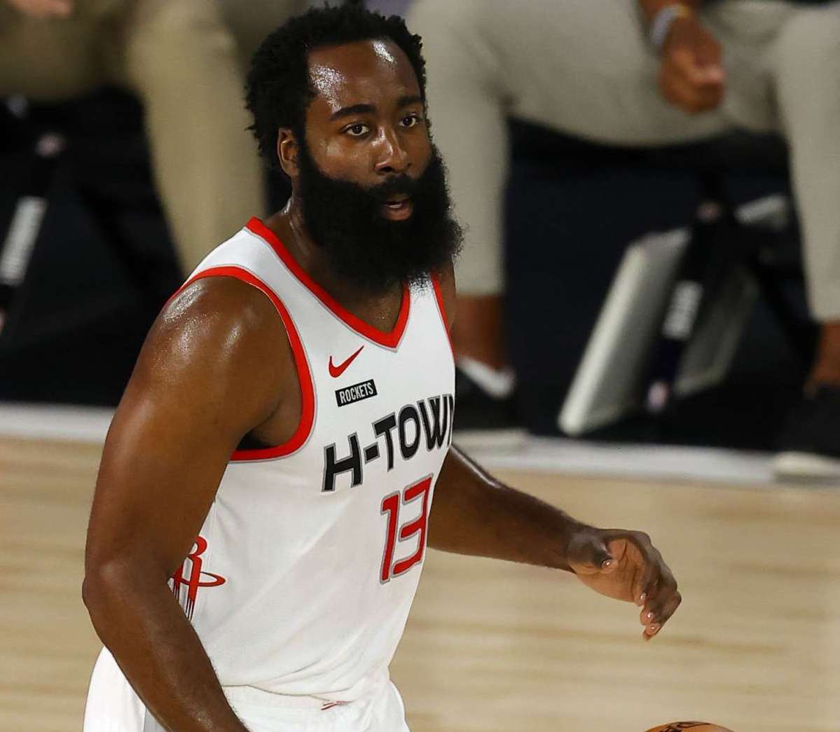 他在场上的 他在场上的