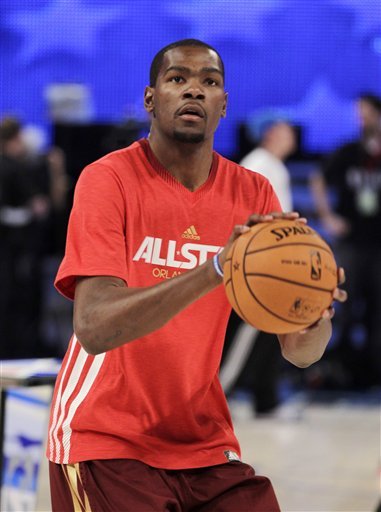 中国男子冰壶队在冬奥会资格赛中连胜两场，即将迎战新西兰和韩国，展现强大实力，期待继续拼搏。